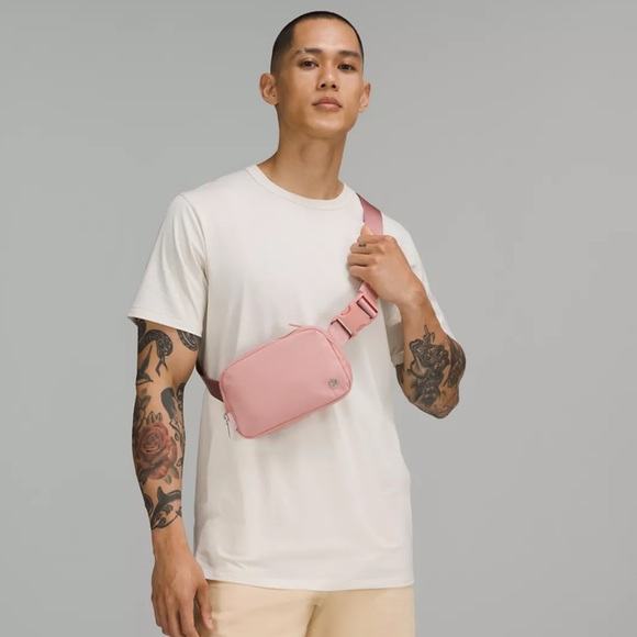 Lululemon Everywhere Belt Bag NWT Pink Pastel - Picture 6 of 13